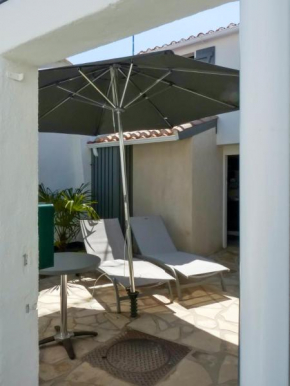 Maison de 2 chambres a Saint Gilles Croix de Vie a 300 m de la plage avec terrasse amenagee et wifi